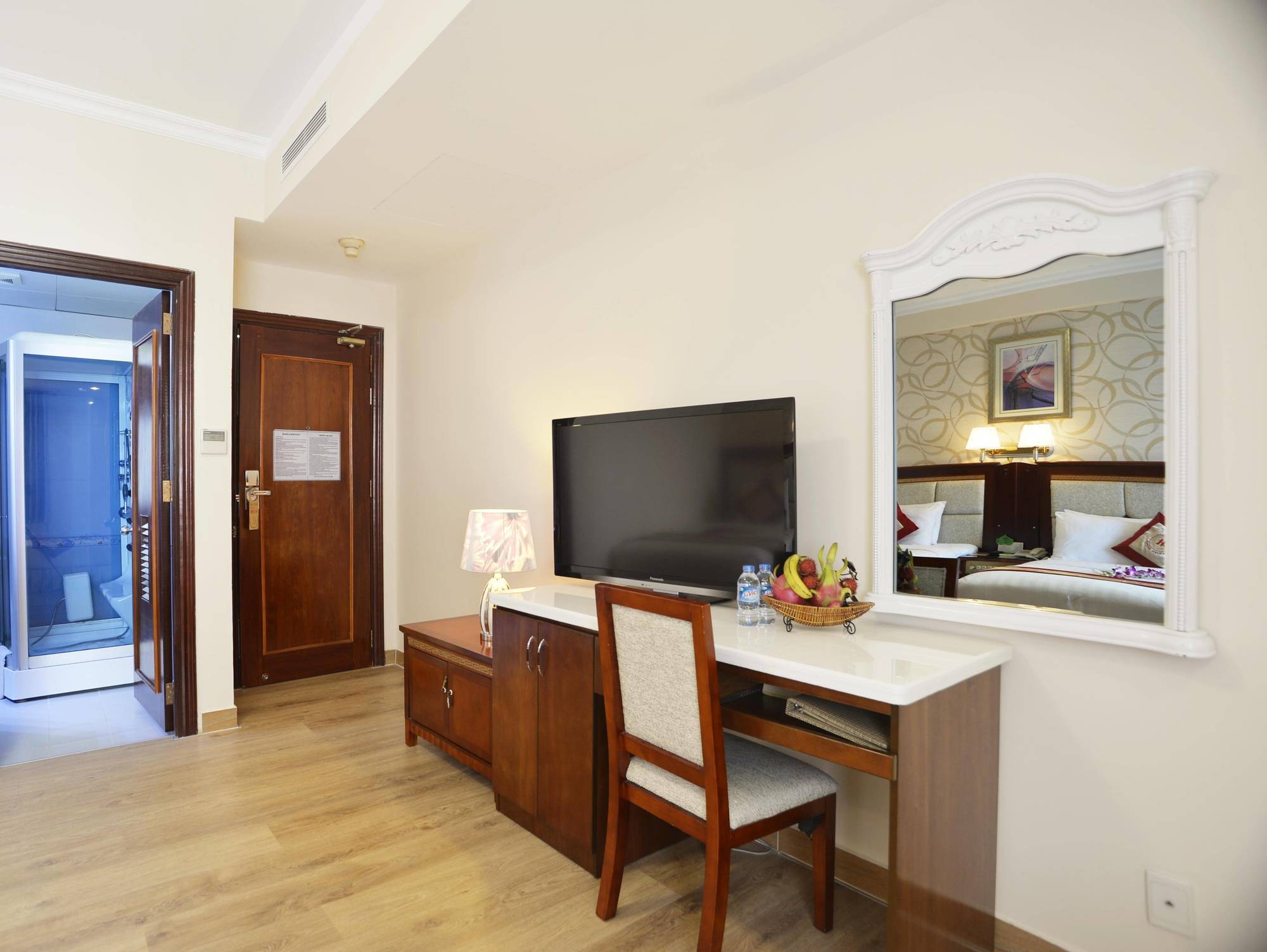 Kin Hotel Ly Tu Trong Хошимін Екстер'єр фото